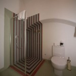 belinter-side-70s-shower